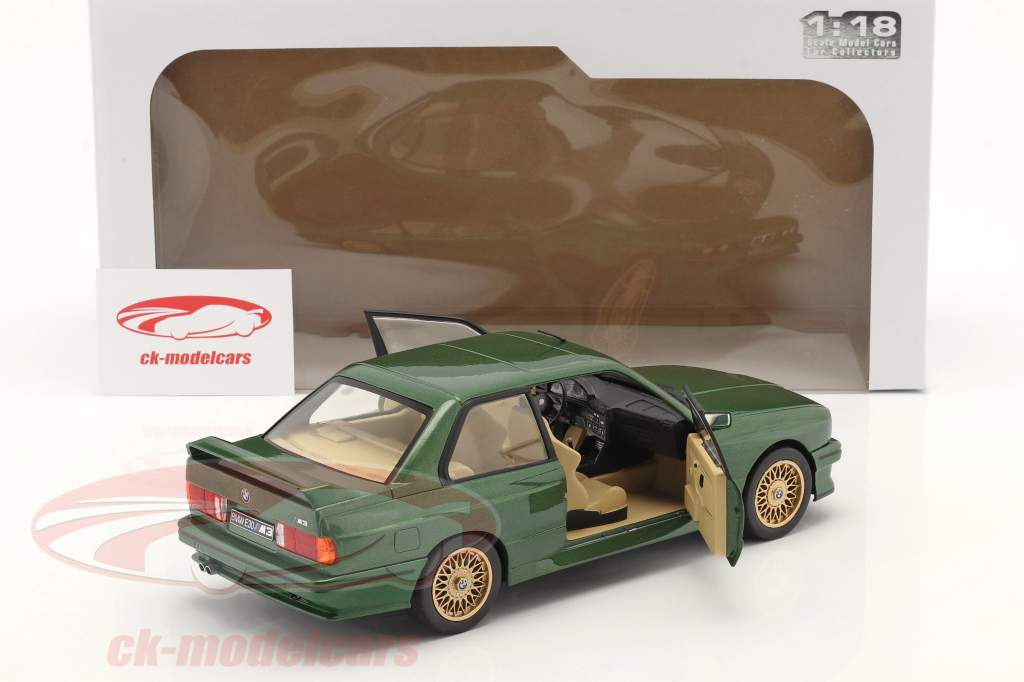 BMW M3 (E30)  建設年 1990 British Racing 緑 1:18 Solido