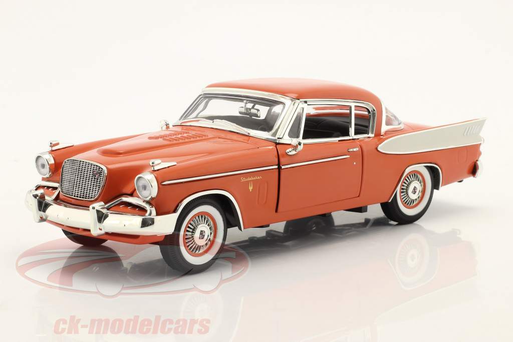 Studebaker Golden Hawk Año de construcción 1957 cobre / blanco 1:18 AutoWorld