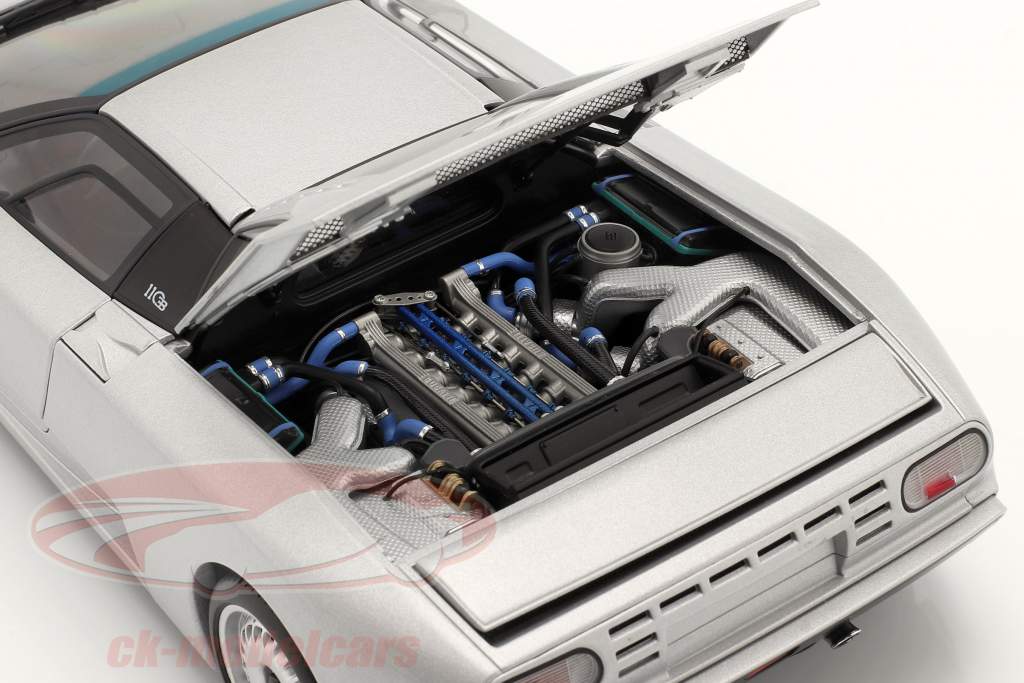 Bugatti EB110 GT Byggeår 1991 sølv 1:18 AUTOart