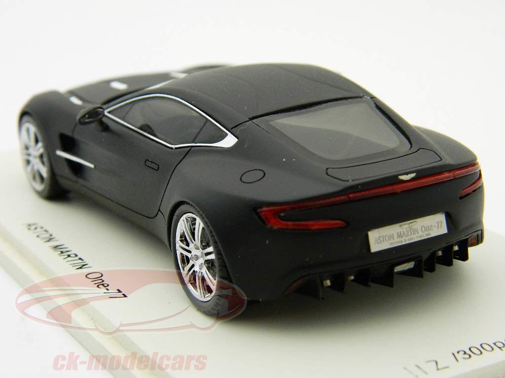 Aston Martin One-77 Matte Black 1:43 faísca