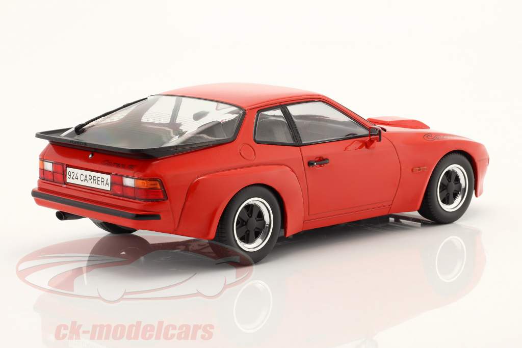 Porsche 924 Carrera GT Byggeår 1981 rød 1:18 ModelCar Group