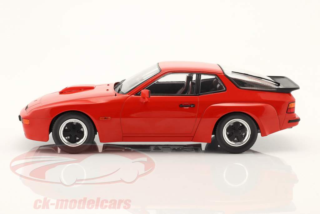 Porsche 924 Carrera GT Year 1981 red 1:18 ModelCar Group