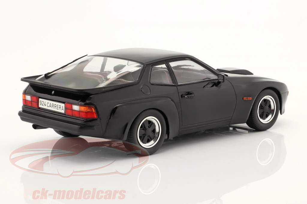 Porsche 924 Carrera GT Year 1981 black 1:18 ModelCar Group