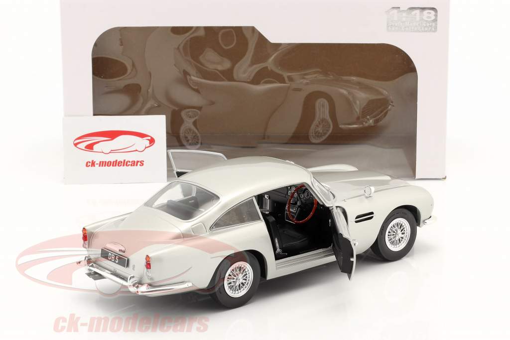 Aston Martin DB5 RHD Anno di costruzione 1964 grigio argento metallico 1:18 Solido