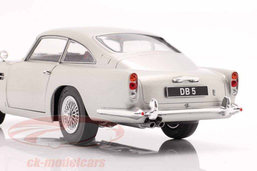 Aston Martin DB5 RHD Anno di costruzione 1964 grigio argento metallico 1:18 Solido