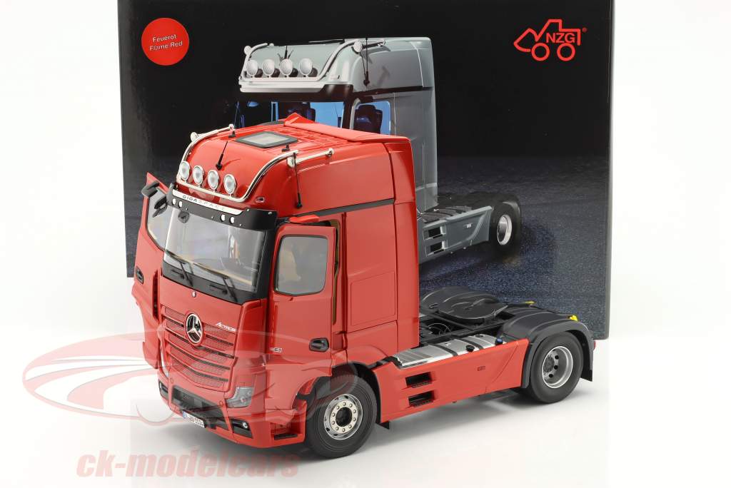 Mercedes-Benz Actros Gigaspace 4x2 SZM rojo fuego 1:18 NZG