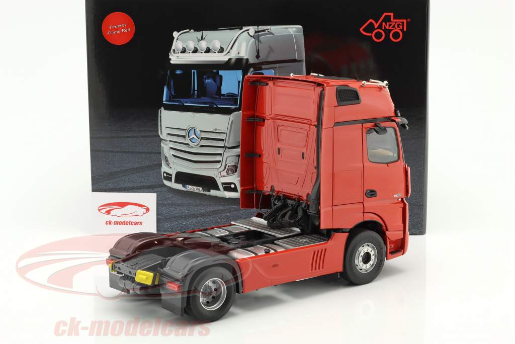 Mercedes-Benz Actros Gigaspace 4x2 SZM rojo fuego 1:18 NZG