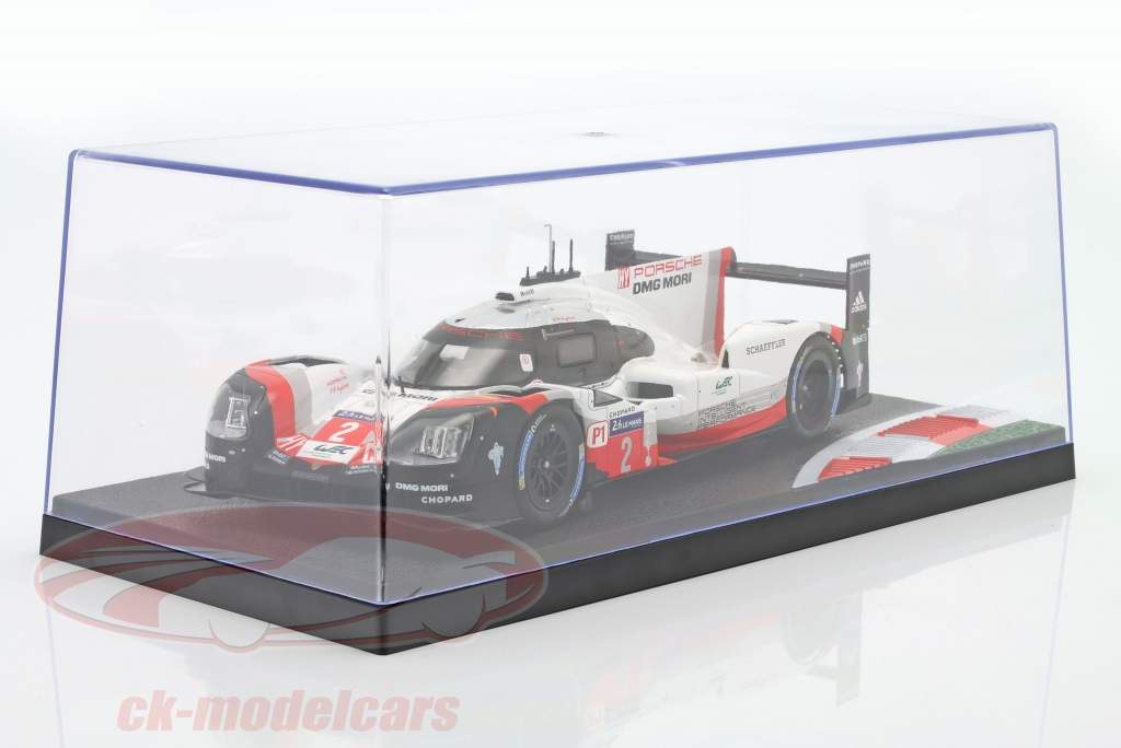 Single collector showcase with racetrack and curb 1:18 Triple9