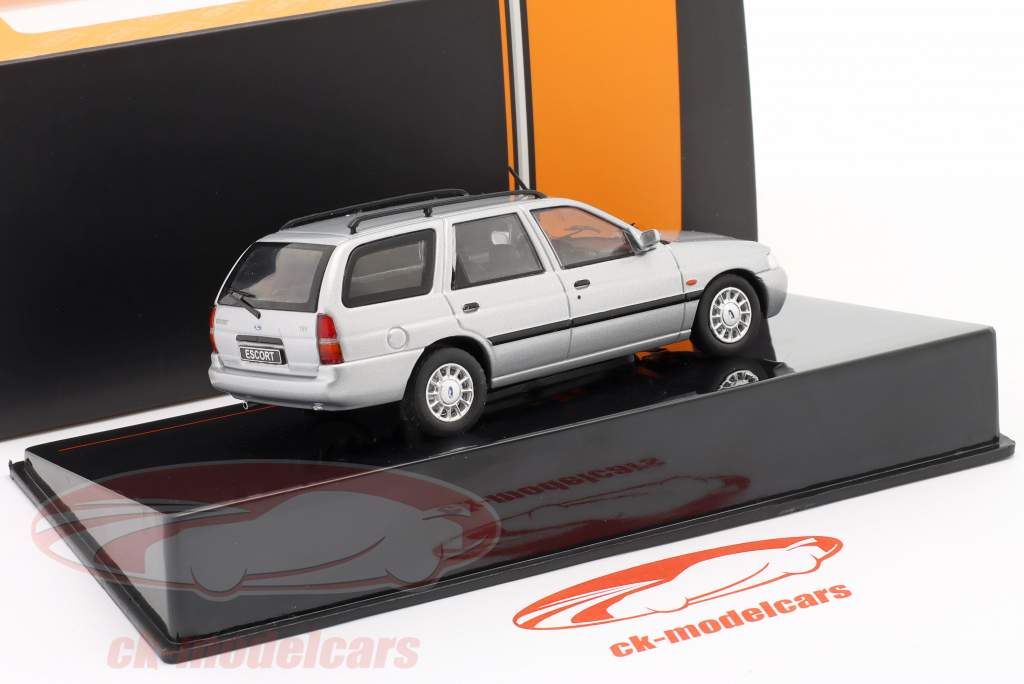 Ford Escort Turnier 建设年份 1996 银 1:43 Ixo