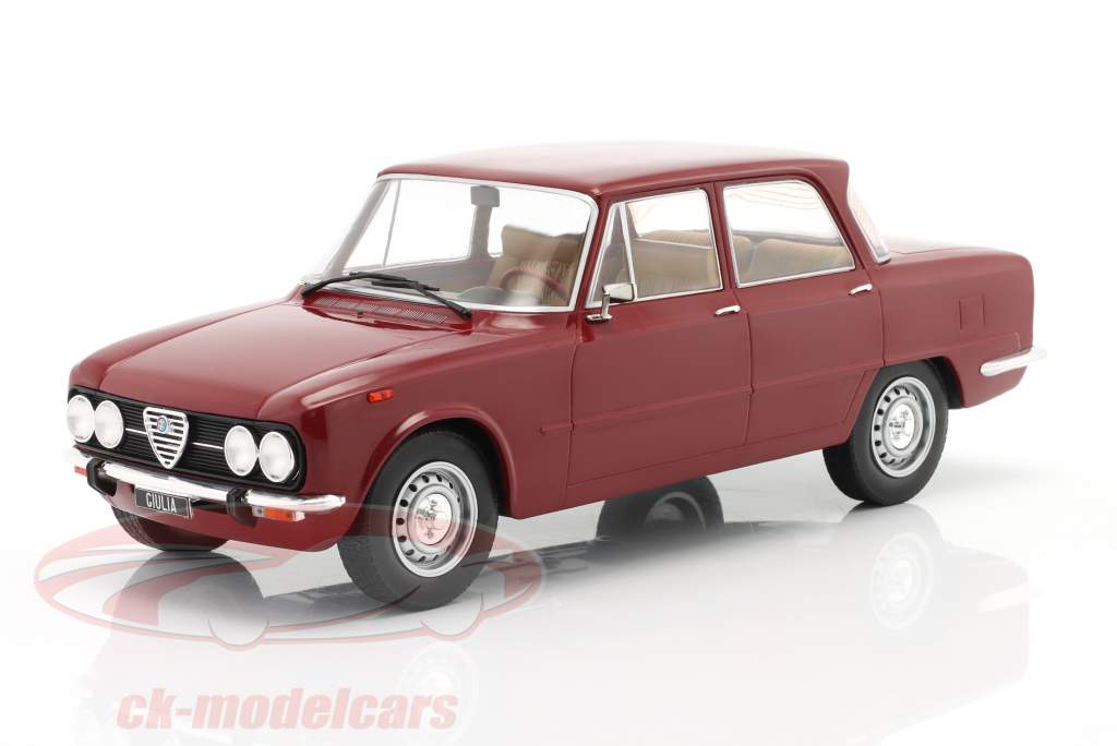 Alfa Romeo Giulia Nuova Super Año de construcción 1974 rojo oscuro 1:18 ModelCar Group