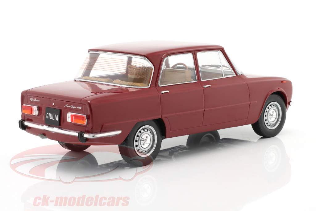 Alfa Romeo Giulia Nuova Super Año de construcción 1974 rojo oscuro 1:18 ModelCar Group