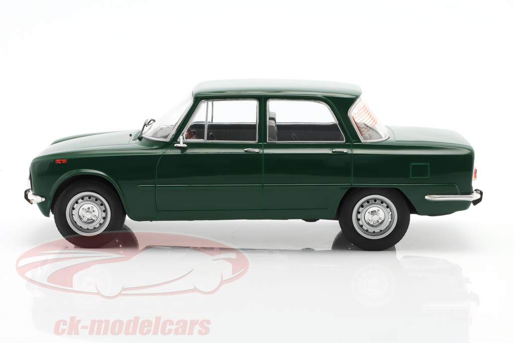 Alfa Romeo Giulia Nuova Super Año de construcción 1974 verde oscuro 1:18 ModelCar Group