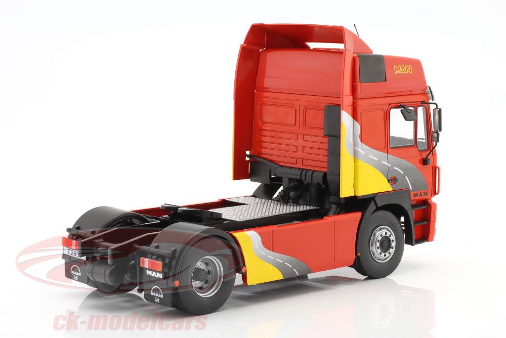 MAN F2000 Truck Año de construcción 1994 rojo 1:18 ModelCar Group