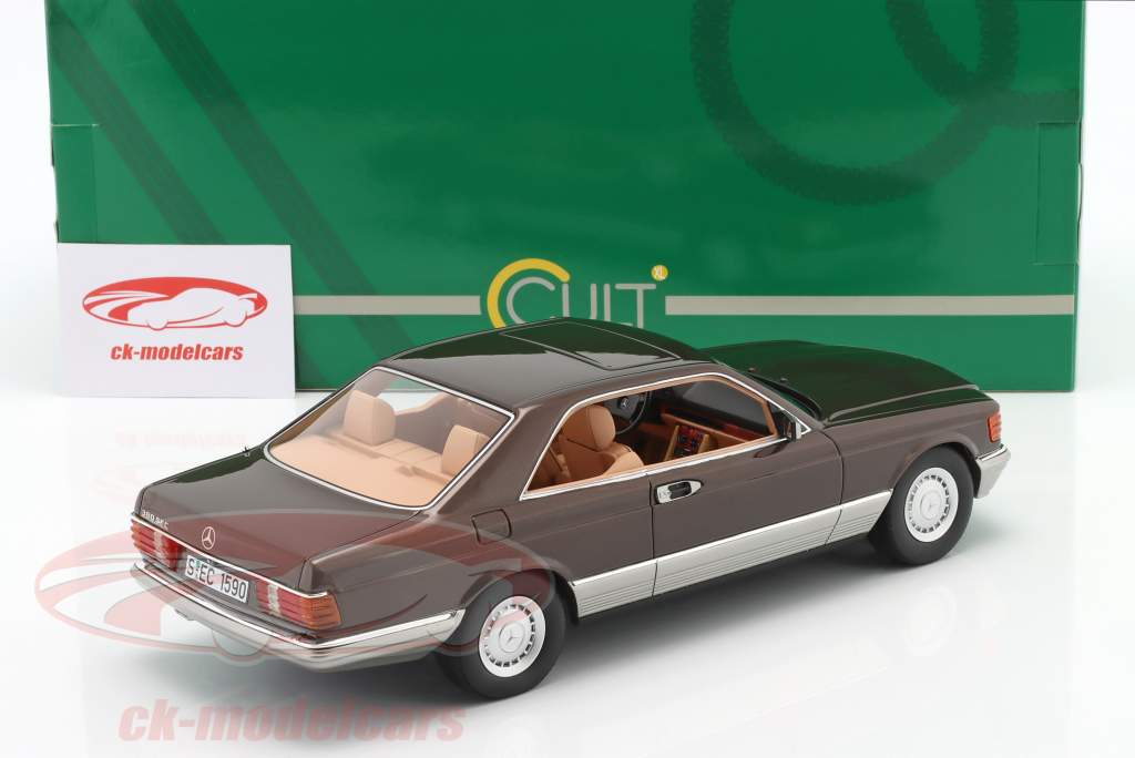 Mercedes-Benz 380 SEC (C126) Byggeår 1982 Brun metallisk 1:18 Cult Scale