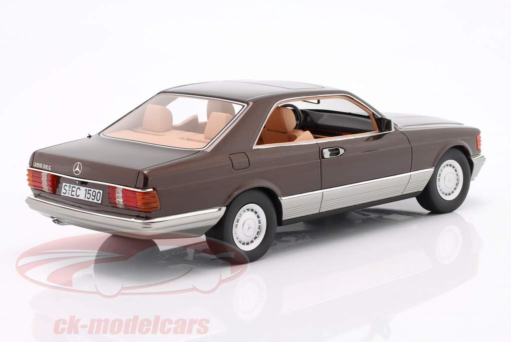 Mercedes-Benz 380 SEC (C126) Byggeår 1982 Brun metallisk 1:18 Cult Scale