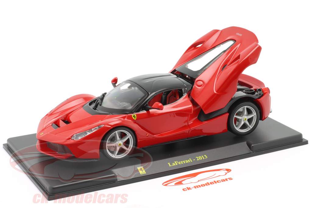 Ferrari LaFerrari Año de construcción 2013 rojo / negro 1:24 Bburago