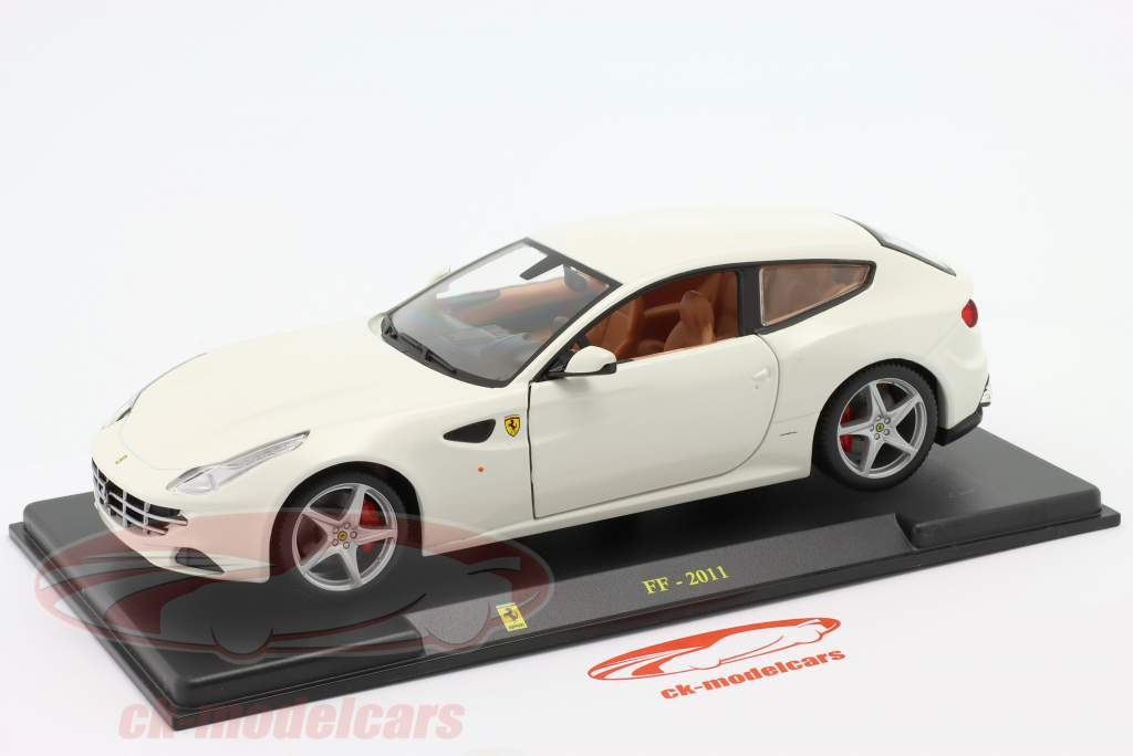Ferrari FF Año de construcción 2011 Blanco 1:24 Bburago