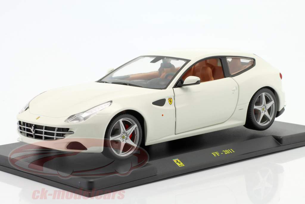 Ferrari FF Año de construcción 2011 Blanco 1:24 Bburago