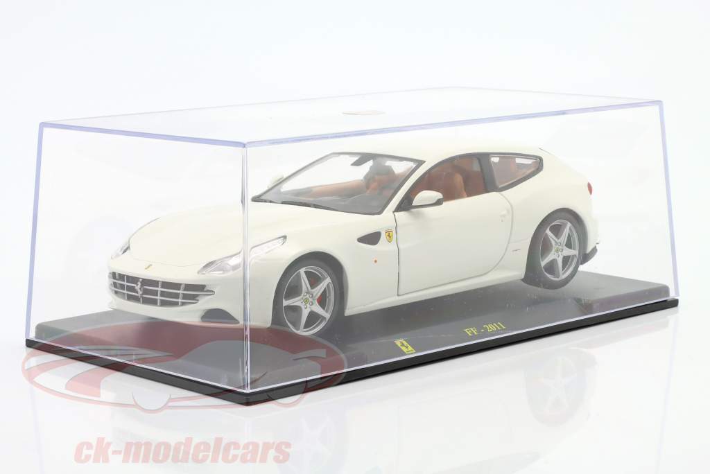 Ferrari FF Año de construcción 2011 Blanco 1:24 Bburago