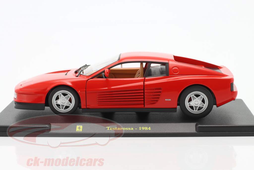 Ferrari Testarossa bouwjaar 1984 rood 1:24 Bburago