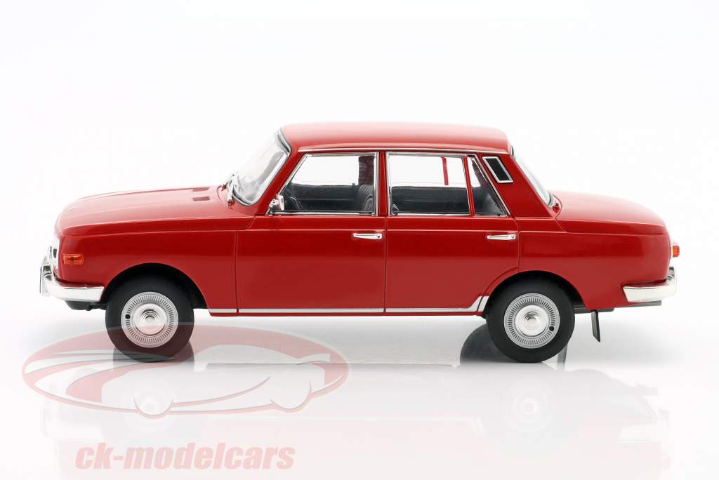 Wartburg 353 year 1966 dark red 1:24 WhiteBox