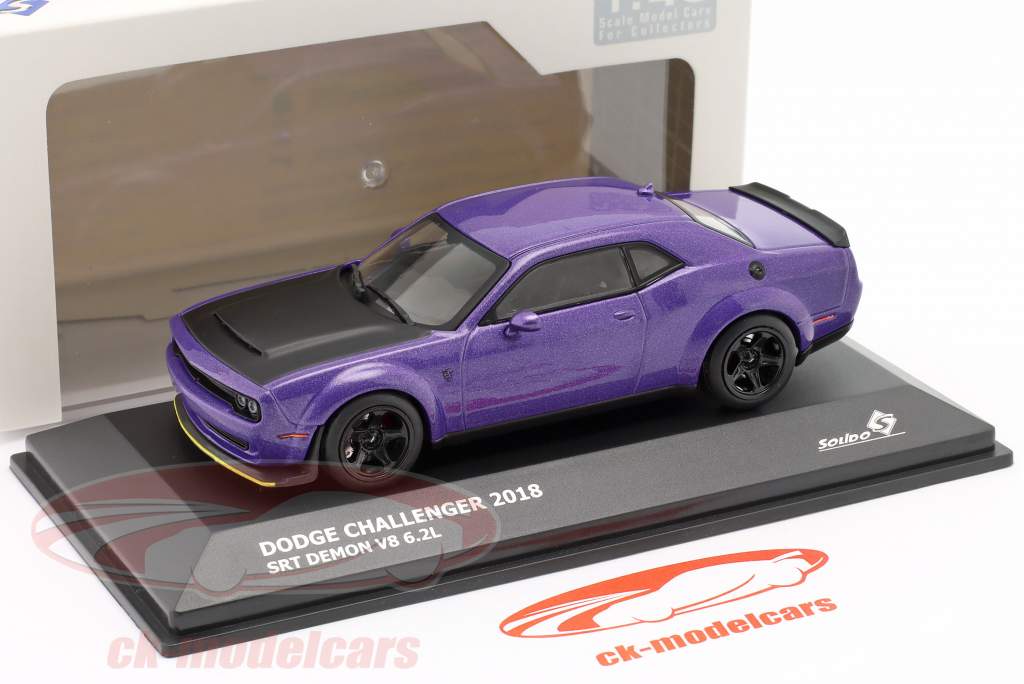 Dodge Challenger SRT Demon V8 6.2L 2018 пурпурный металлический 1:43 Solido