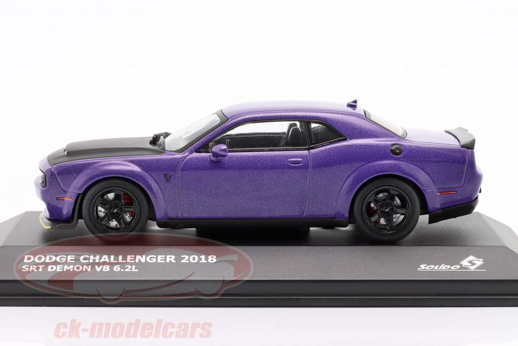 Dodge Challenger SRT Demon V8 6.2L 2018 пурпурный металлический 1:43 Solido