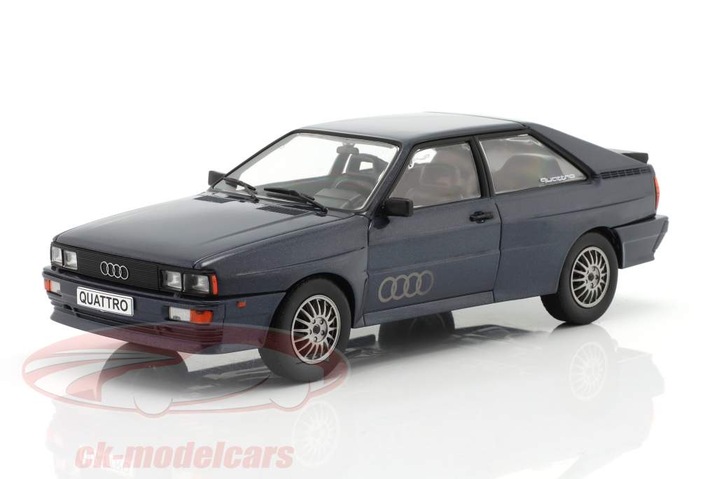 Audi quattro B2 Année de construction 1981 bleu foncé métallique 1:24 WhiteBox