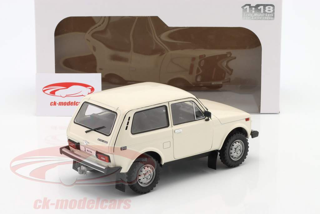 Lada Niva Baujahr 1980 creme weiß 1:18 Solido