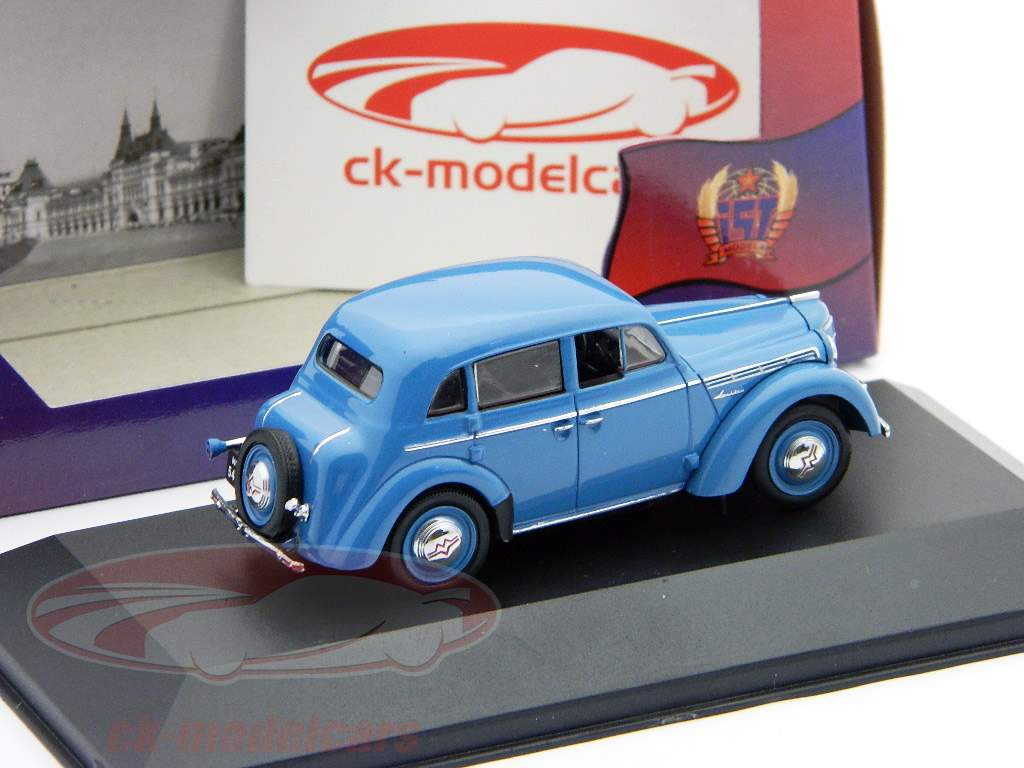 Moskwitch 400 Bj. 1954 hellblau / light blue 1:43 Ixo IST