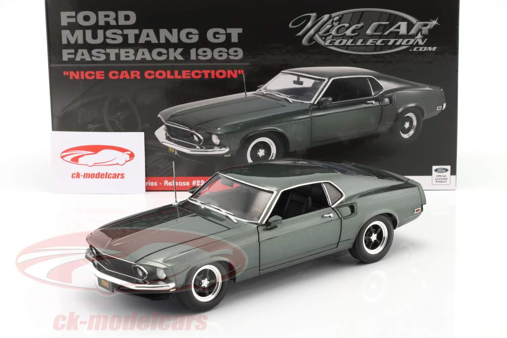 Ford Mustang GT Fastback 1969 donkergroen metalen 1:18 GMP