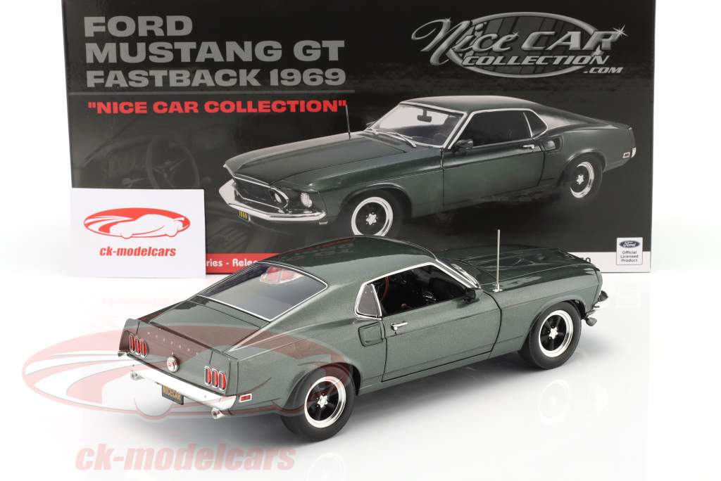 Ford Mustang GT Fastback 1969 donkergroen metalen 1:18 GMP