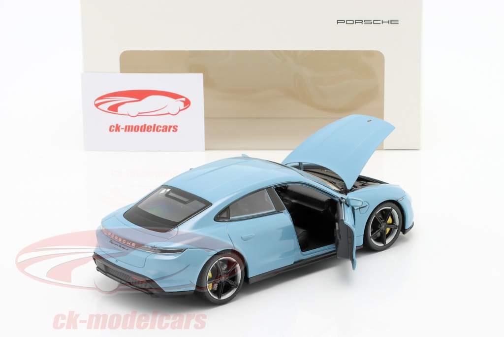 Porsche Taycan Turbo S Byggeår 2020 frossenblå metallisk 1:24 Welly