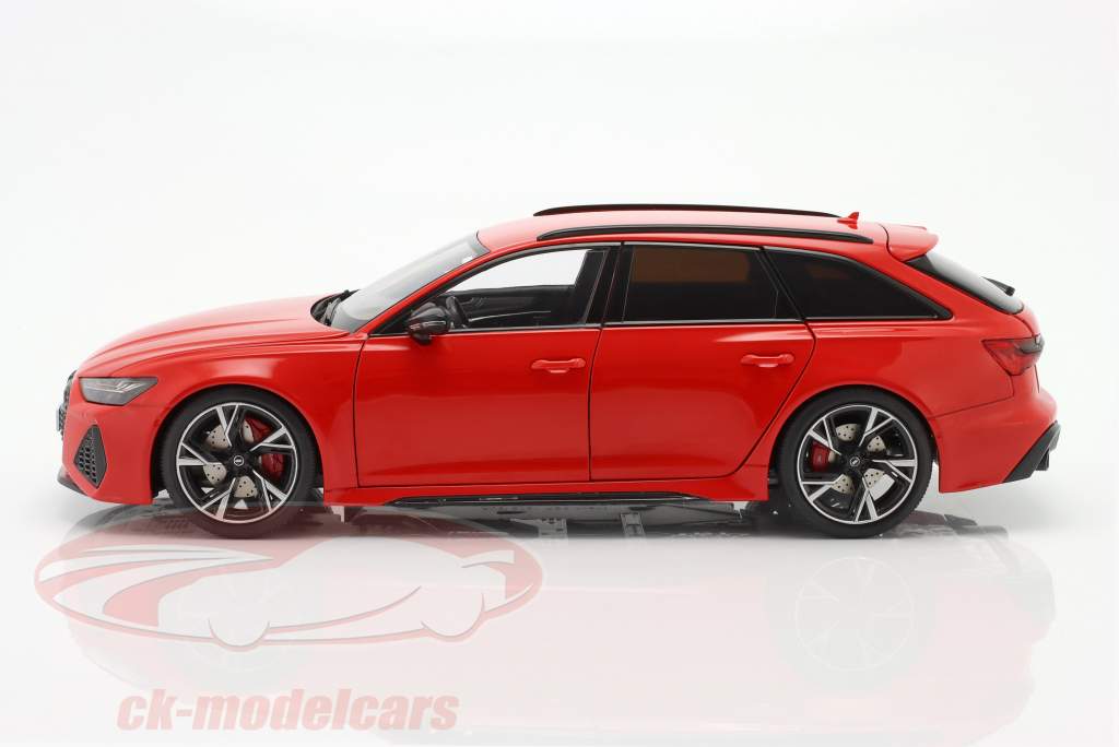 Audi RS 6 Avant (C8) Byggeår 2021 rød 1:18 KengFai