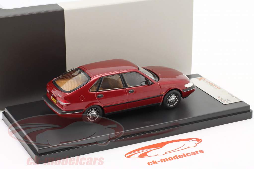 Saab 900 V6 år 1994 mørk rød metallic 1:43 Premium X