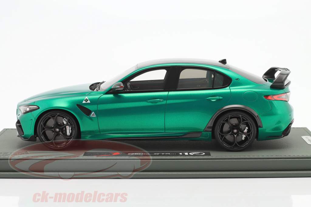 Alfa Romeo Giulia GTAM Byggeår 2020 Montreal grøn 1:18 BBR