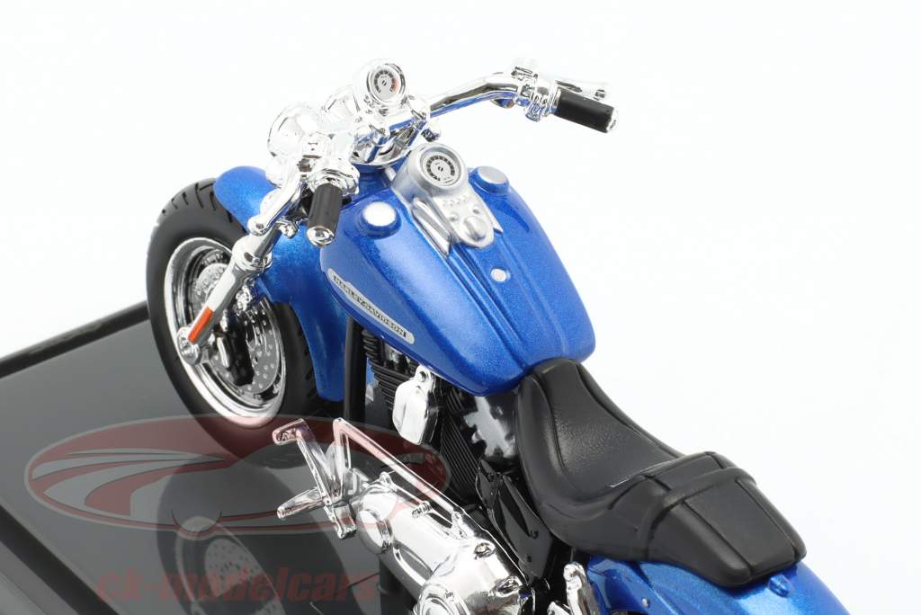 Harley-Davidson FXDFSE CVO Fat Bob Baujahr 2009 blau / schwarz 1:18 Maisto