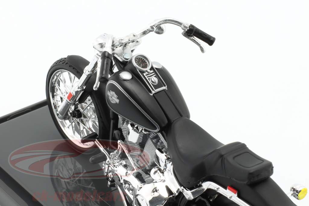 Harley-Davidson FXST Softail Byggeår 1984 sort 1:18 Maisto