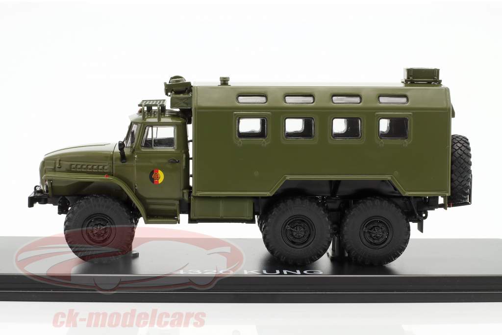Ural 4320 KUNG NVA olive vert 1:43 PremiumClassiXXs