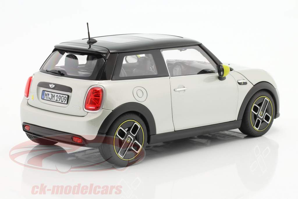 Mini Cooper SE Bianco / argento 1:18 Norev