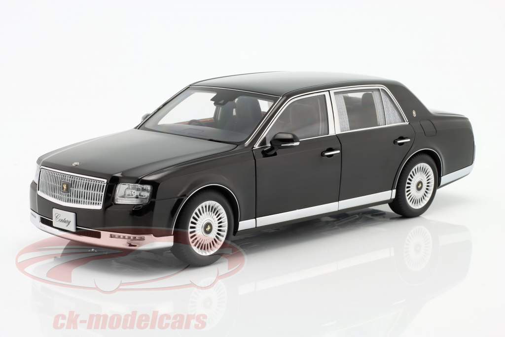 Toyota Century Год постройки 2019 черный 1:18 AUTOart