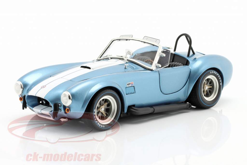 Shelby Cobra 427 S/C Spider Baujahr 1962 hellblau / weiß 1:18 Kyosho