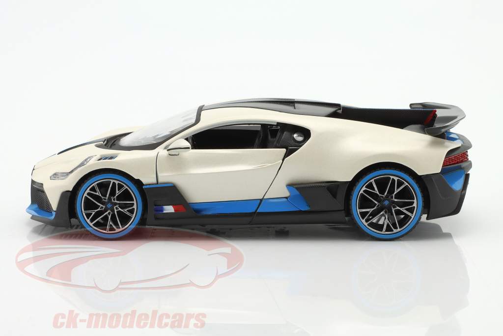 Bugatti Divo Special Edition White / blue / black 1:24 Maisto