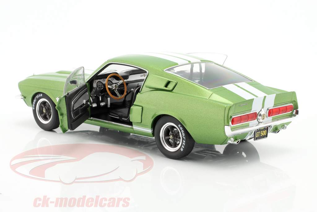 Ford Mustang Shelby GT500 year 1967 lime green / white 1:18 Solido