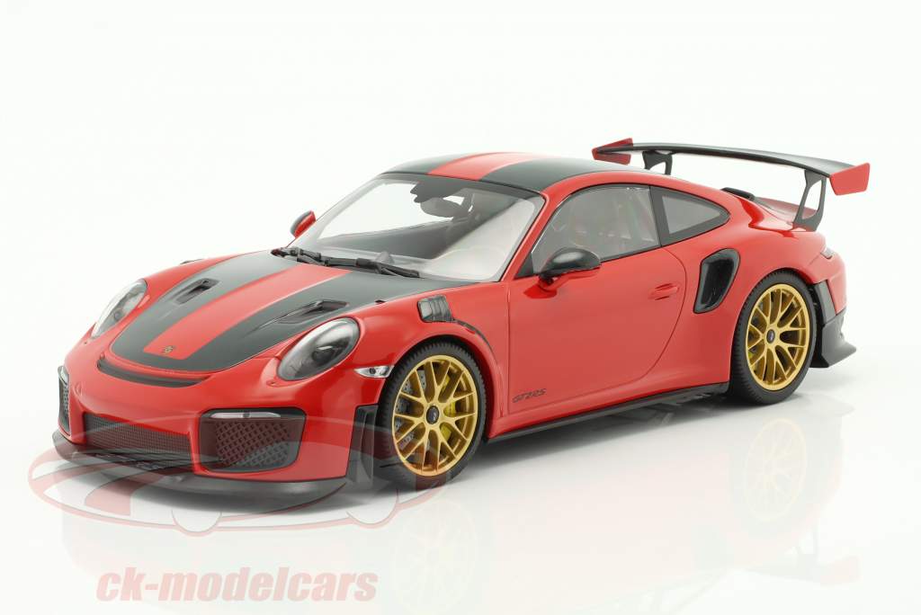 Porsche 911 (991 II) GT2 RS Weissach Paket 2018 rot / goldene Felgen 1:18 Minichamps