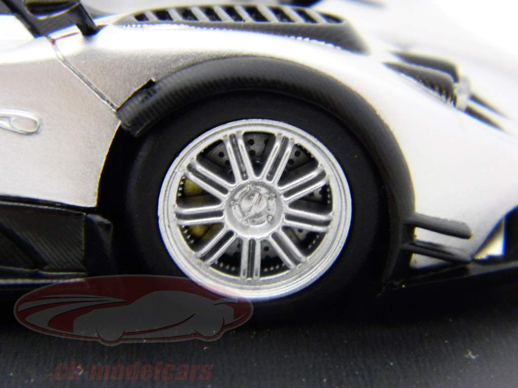 Spark 1:43 Pagani Zonda R #1 2007 silver - black S0697 model