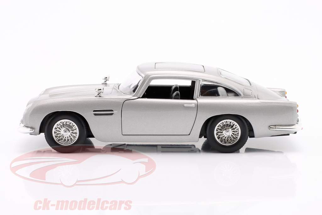 Aston Martin DB5 RHD Movie James Bond Goldfinger (1964) silver 1:24 MotorMax