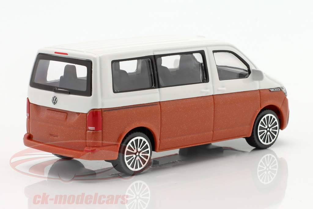 Volkswagen VW T6 Multivan Anno di costruzione 2020 Bianco / Marrone metallico 1:43 Bburago