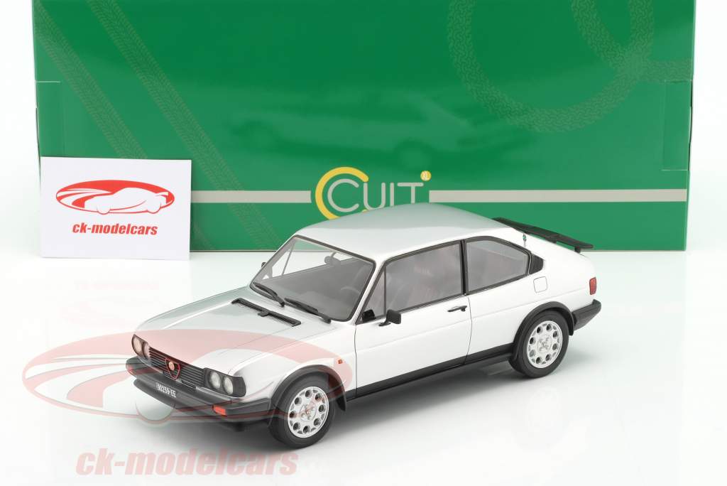 Alfa Romeo Alfasud Ti Baujahr 1983 silber 1:18 Cult Scale