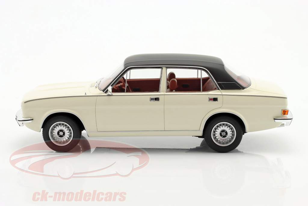 Morris Marina HL Saloon 1977-1979 hvid / sort 1:18 Cult Scale